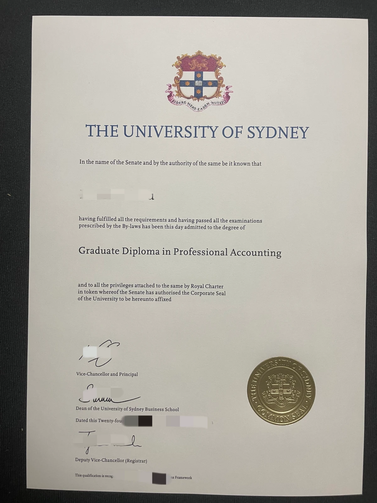 悉尼大学职业会计研究生文凭 Graduate Diploma 证书，悉尼大学毕业证实拍