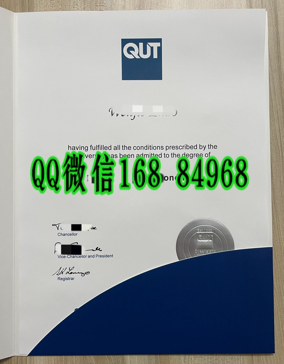 昆士兰科技大学毕业证外壳,QUT 文凭封套,澳洲大学毕业证外壳,Australian university diploma cover,澳洲文凭封套,QUT 证书封皮,澳洲毕业典礼外壳